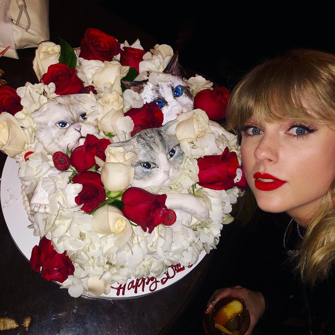 Inside Taylor Swift S 30th Birthday Party With Her Squad E Online